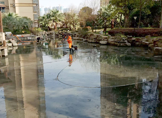 奎屯景观池淤泥清理